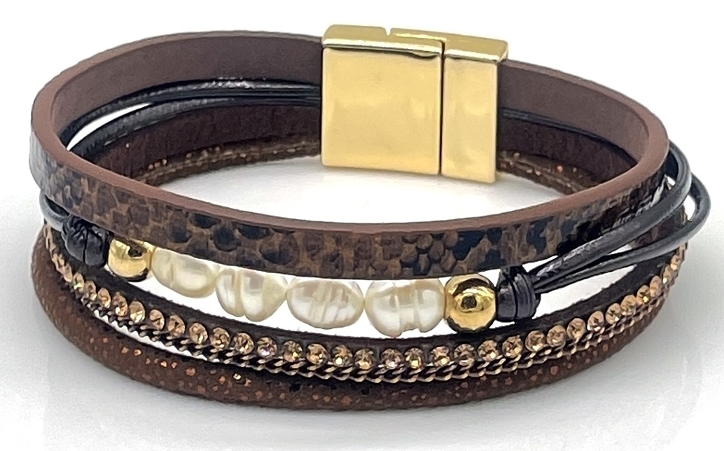 D-F20.4 B1138-002-2 Leather Bracelet Freshwater Pearls 18x1.5cm Brown