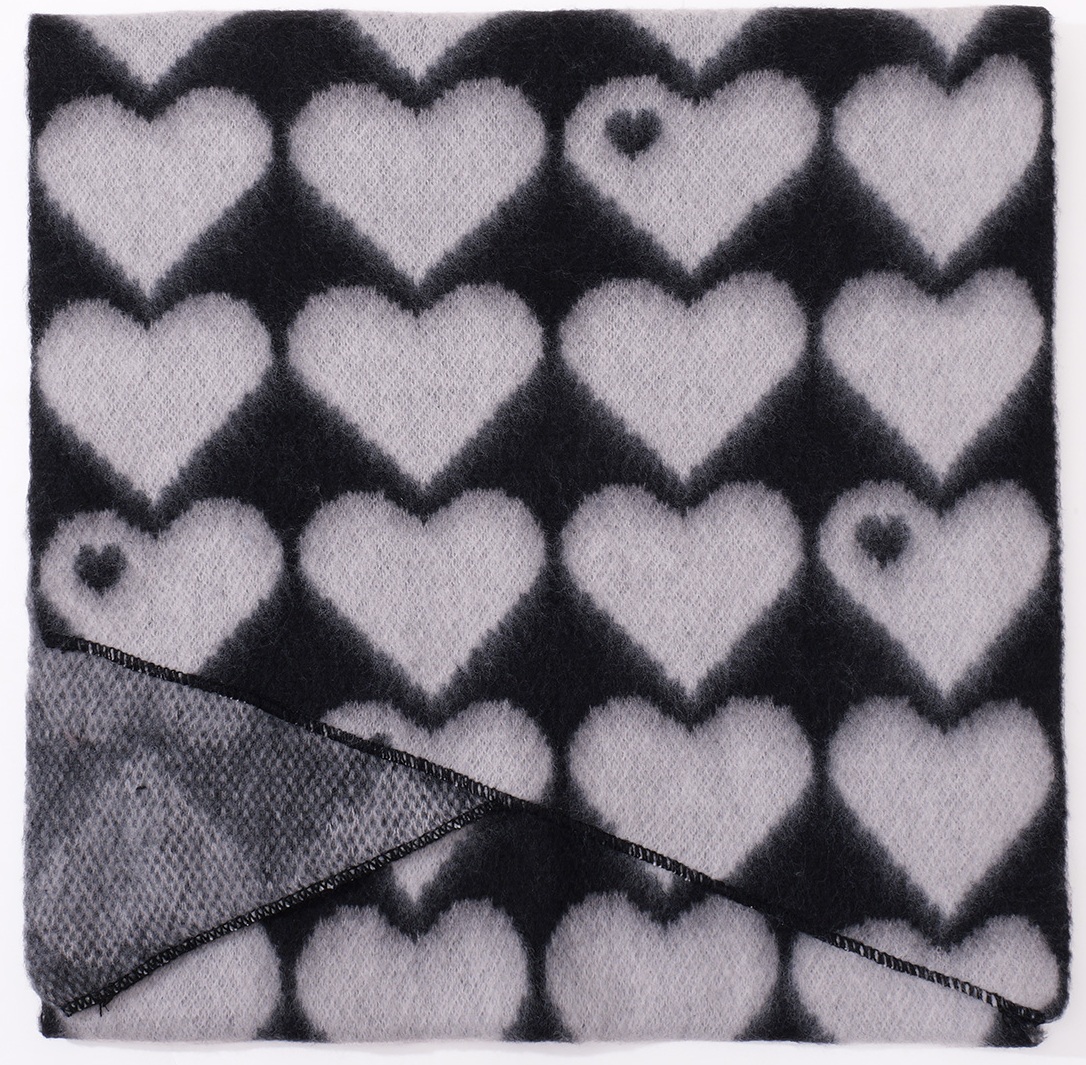 Y-D6.3 SCARF1007-002-1 Scarf Hearts 180x50cm Black