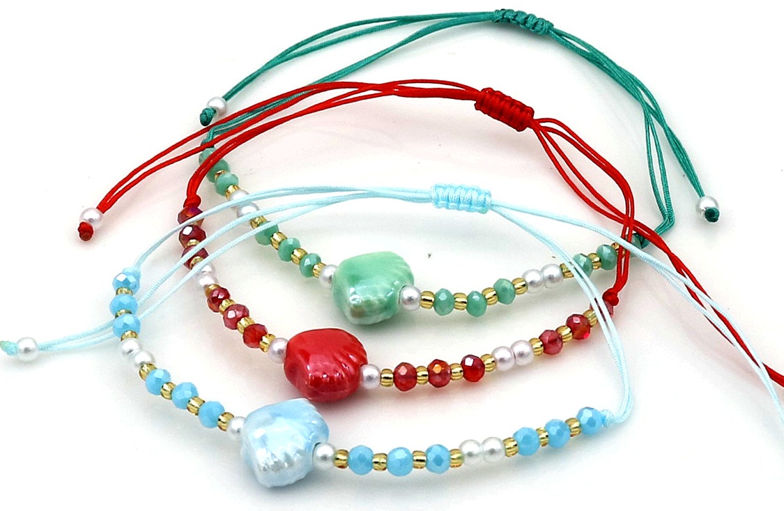D-E11.2  B1143-002 Bracelet Set Shells - 12pcs
